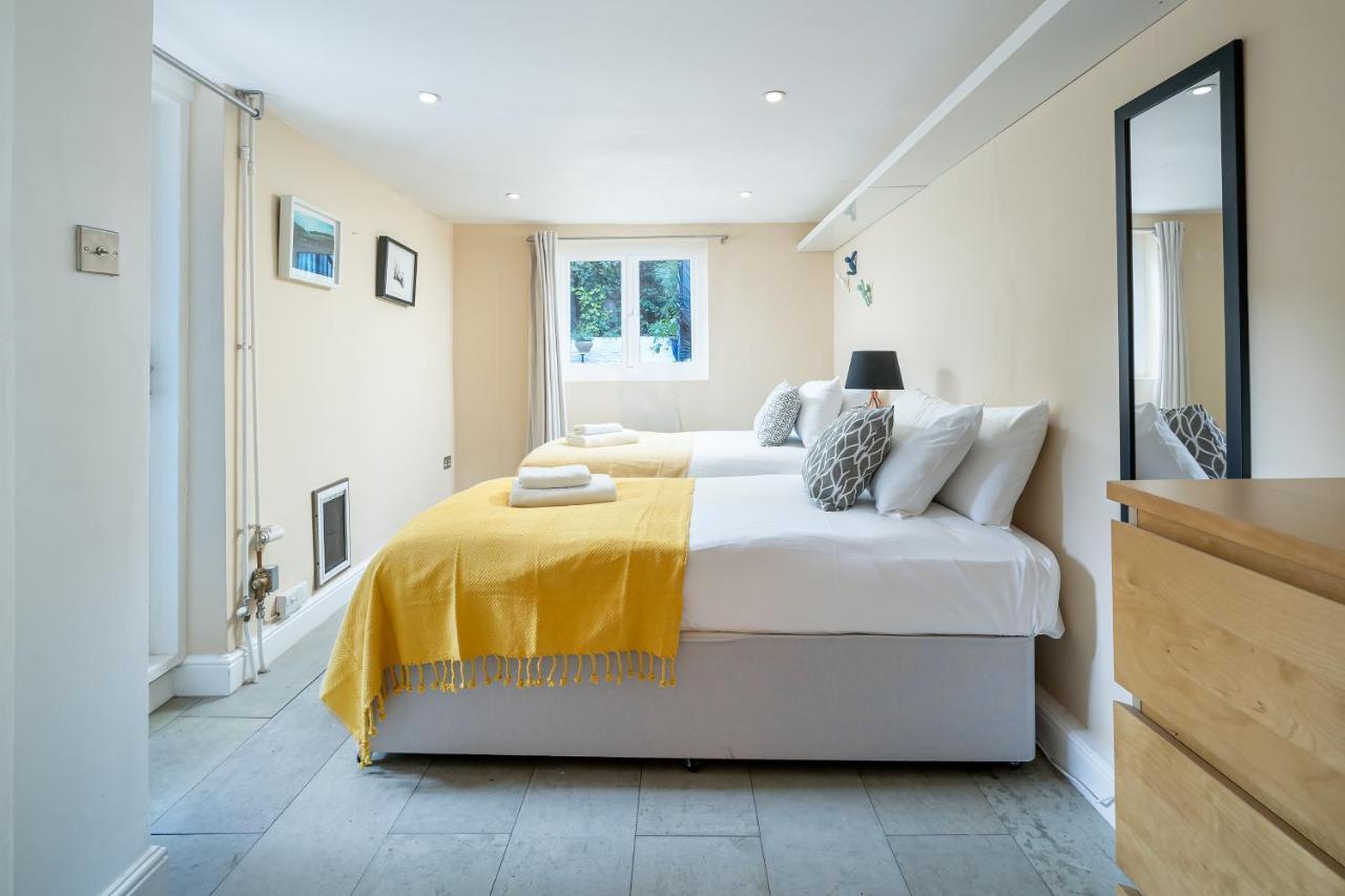 Sleek Flat With Communal Courtyard Лондон Екстер'єр фото